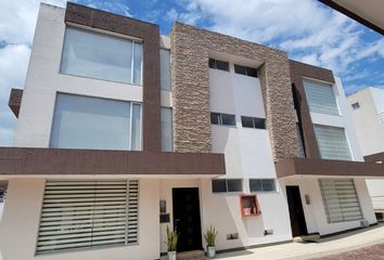 Casa en  Los Pinos & José Andrés García, Quito, Ecuador