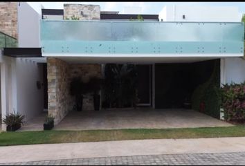 Casa en fraccionamiento en  Astoria Residencial, Avenida Temozon, Temozon Norte, Temozón Norte, Mérida, Yucatán, México