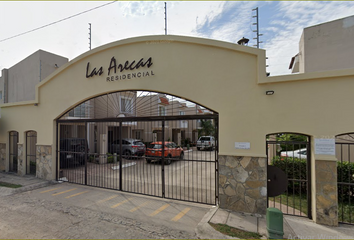 Casa en fraccionamiento en  Privada Las Arecas, Parque Las Palmas, Puerto Vallarta, Jalisco, México