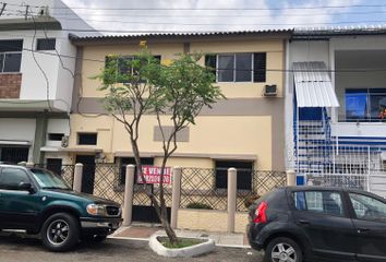 Casa en  Padre Vicente Solano Vargas & Esmeraldas, Guayaquil, Ecuador