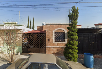 Casa en fraccionamiento en  Azucena 389, Villas De San Jose, Colinas De San Juan(colinas De La Morena), Ciudad Benito Juárez, Nuevo León, México