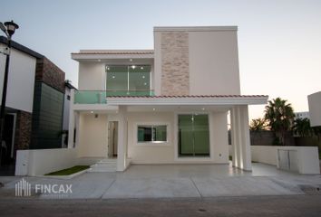 Casa en condominio en  Fraccionamiento Puerta Al Mar., Paseo Del Palmar, Mazatlán, Sinaloa, México
