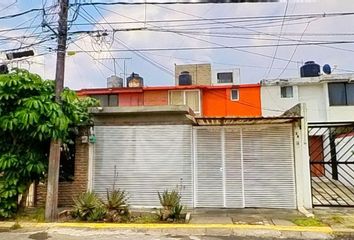 Casa en fraccionamiento en  Urano 24, Arcos De La Hacienda, 54730 Cuautitlán Izcalli, Méx., México