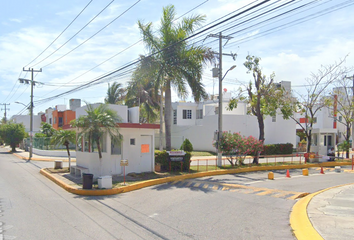 Casa en condominio en  Bolonchén Sm Sol Del Mayab, Cancún, Quintana Roo, México
