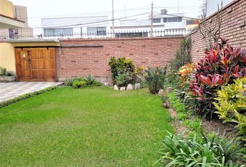 Casa en  Calle Miguel Aljovin 445, Lima, Peru