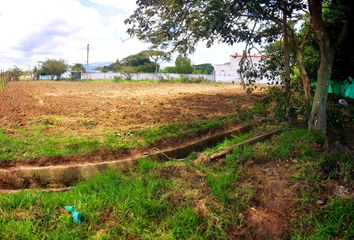 Terreno Comercial en  Guayllabamba, Quito