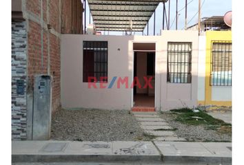 Casa en  Calle 2, Piura, 20009, Per