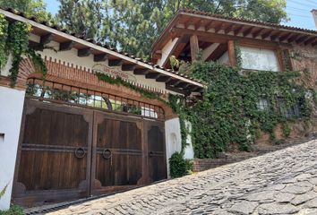 Casa en  Santa Maria Ahuacatlan, Valle De Bravo, Estado De México, México