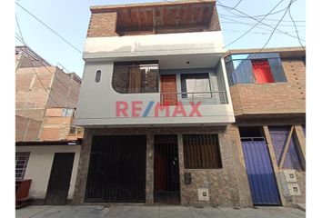 Casa en  X2v4+32r San Juan De Lurigancho, Lima, Perú