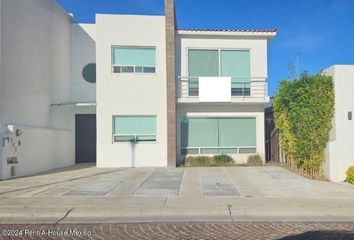 Casa en fraccionamiento en  Fraccionamiento Cumbres Del Lago, Municipio De Querétaro