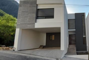 Casa en  Villa Las Fuentes, Monterrey, Nuevo León, México