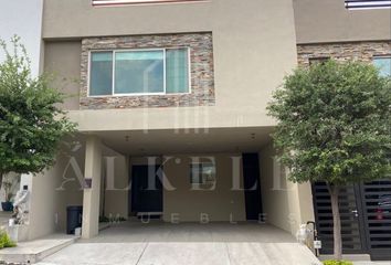 Casa en fraccionamiento en  Privada Sierra Madre, Ciudad Santa Catarina, Nuevo León, México
