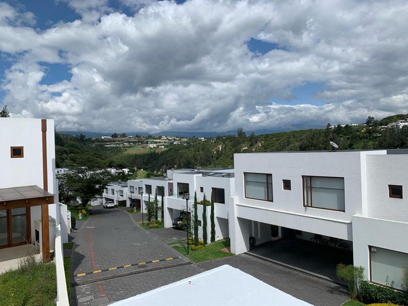 venta Casa en Nayón, Quito (890091462174) icasas.ec