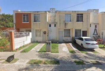 Casa en fraccionamiento en  Privada Santa Clara 4, Ponciano Arriaga, Santa Anita, Jalisco, México