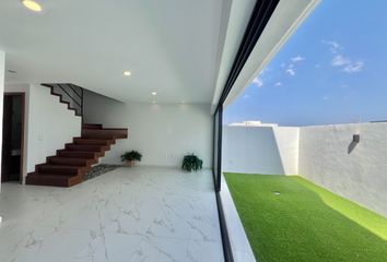 Casa en condominio en  Coto Pontevedra Capital Norte, Avenida Paseo De La Cantera, Pontevedra, Capital Norte, Jalisco, México