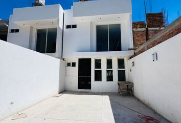 Casa en fraccionamiento en  Calle Bugambilias, Asociación Civil, Chilpancingo De Los Bravo, Guerrero, 39070, Mex