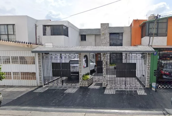 Casa en  San Juan 236, Mz 024, Valle Dorado, 54020 Tlalnepantla, Méx., México