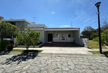 Casa en condominio en  Los Naranjos 364, Santa Anita, Jalisco, México