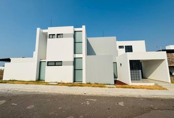 Casa en fraccionamiento en  Fraccionamiento Lomas De La Rioja, Veracruz, México