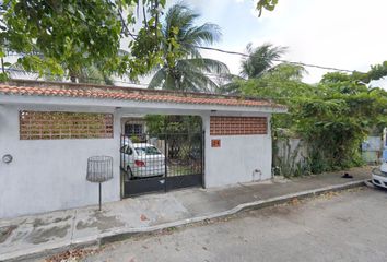 Casa en fraccionamiento en  Sm 210, Las Lajas, Cancún, Quintana Roo, México