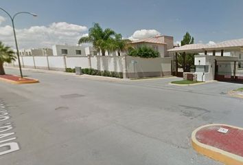 Casa en fraccionamiento en  Paseo Siena, Residencial Senderos, Torreón, Coah., México