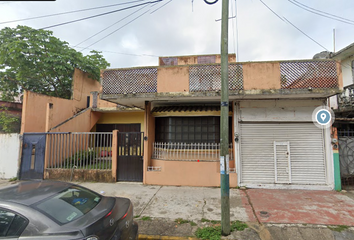 Casa en  Avenida Miguel Hidalgo, Centro, Coatzacoalcos, Veracruz, México