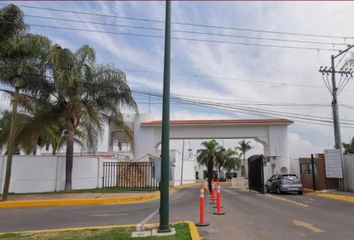 Casa en fraccionamiento en  Calle Monte Vettore, Residencial Trento, Irapuato, Guanajuato, México