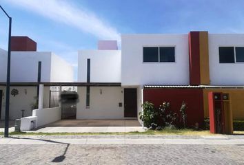 Casa en fraccionamiento en  Fraccionamiento Quintas De Cortés, 15 Sur, Residencial Quintas De Cortés, Cholula De Rivadavia, Puebla, México