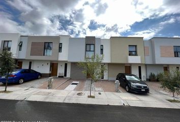 Casa en  Zákia Querétaro, Paseos De Zakia Poniente, Santiago De Querétaro, Querétaro, México