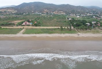 Terreno Comercial en  F52q+ww, Puerto López, Ecuador