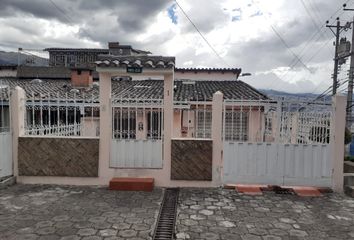 Casa en  Conjunto Barcino 1, De Los Cerezos, Quito, Ecuador