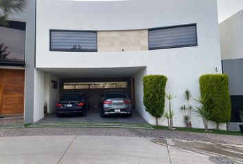 Casa en fraccionamiento en  1er Camino Sierra Azul 36-36, Fraccionamiento Sierra Azúl, San Luis Potosí, 78295, Mex