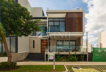 Casa en  La Laguna I, Avenida Puerto Cancun, Puerto Juarez, Zona Hotelera, Cancún, Quintana Roo, México