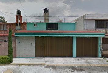 Casa en  Ciruelos, Casa Blanca, San Jerónimo Chicahualco, Estado De México, México