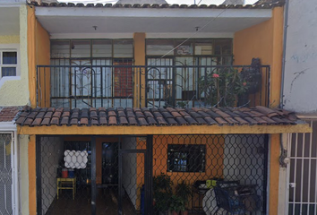 Casa en  Eduardo Zepeda Campos, Aaron Joaquín, Guadalajara, Jalisco, México