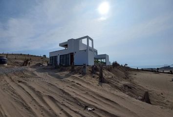 Casa de playa en  Condominio Mar Y Bosques, Punta Negra, Perú