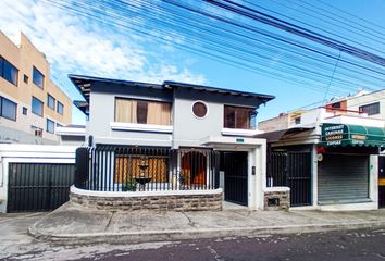 Casa en  Calle Mariano Pozo 208-313, Quito, Ecu