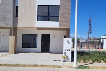 Casa en fraccionamiento en  Residencial Benevento, El Tlacuache Oriente, Leon, Guanajuato, México