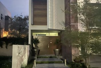 Casa en fraccionamiento en  Avenida General Ramón Corona 2748, Valle Real, 45019 Zapopan, Jal., México