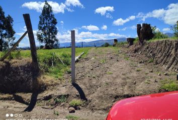 Terreno Comercial en  Pintag, Ecuador