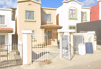 Casa en  Manzanilla 1096, Villa Residencial Del Prado I, Ensenada, Baja California, México