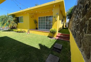 Casa en fraccionamiento en  Vergeles De Oaxtepec, Oaxtepec, Morelos, México