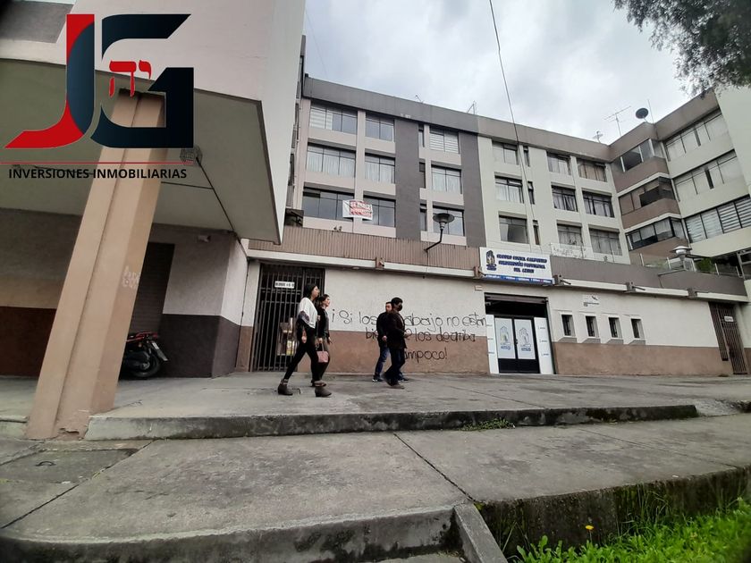 Departamento en arriendo Av. 12 De Abril & Avenida Solano, Cuenca, Ecuador