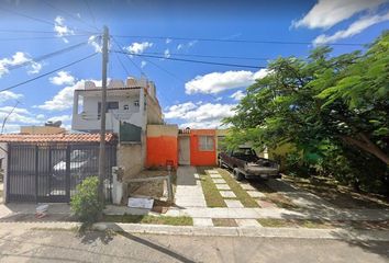 Casa en  Calle Paseo De La Sauceda Sur, Puente Viejo, Paseo Puente Viejo, Jalisco, México