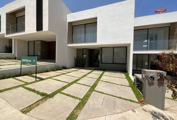 Casa en fraccionamiento en  San José Del Cerrito, Morelia, Michoacán, México