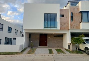 Casa en fraccionamiento en  Hogares De Nuevo México, Zapopan, Jalisco