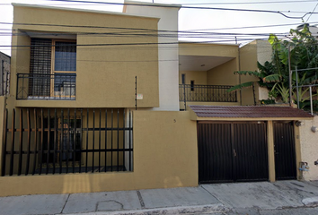Casa en  C. José María Velasco 5, Los Alcanfores, 76150 Santiago De Querétaro, Querétaro, México