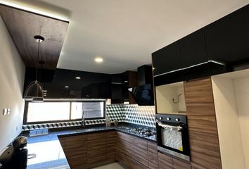 Casa en  Boulevard Forjadores De Puebla, Ampliación Momoxpan, Santiago Momoxpan, San Pedro Cholula, Puebla, 72775, Mex