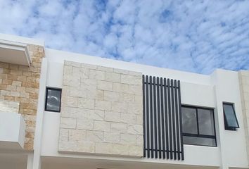 Casa en condominio en  Residencial Arbolada By Cumbres, Avenida Huayacán, Cancún, Quintana Roo, México
