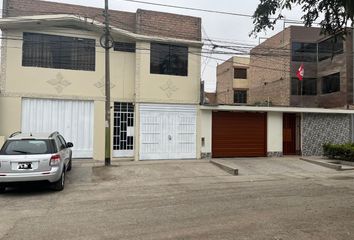 Casa en  Jirón Aymi Túpac 352, Urbanización Tungasuca Etapa Ii, Carabayllo, Lima, 15316, Per